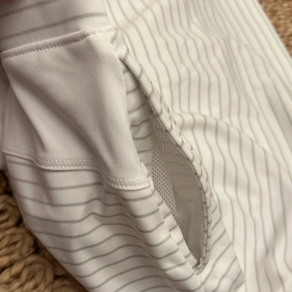 IZOD Golf Skort Womens White Striped Tennis Skirt Athletic Pickleball Skort - Picture 4 of 5